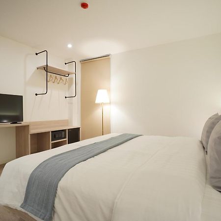 E11 Hotel - Bts Punnawithi Bangkok Luaran gambar