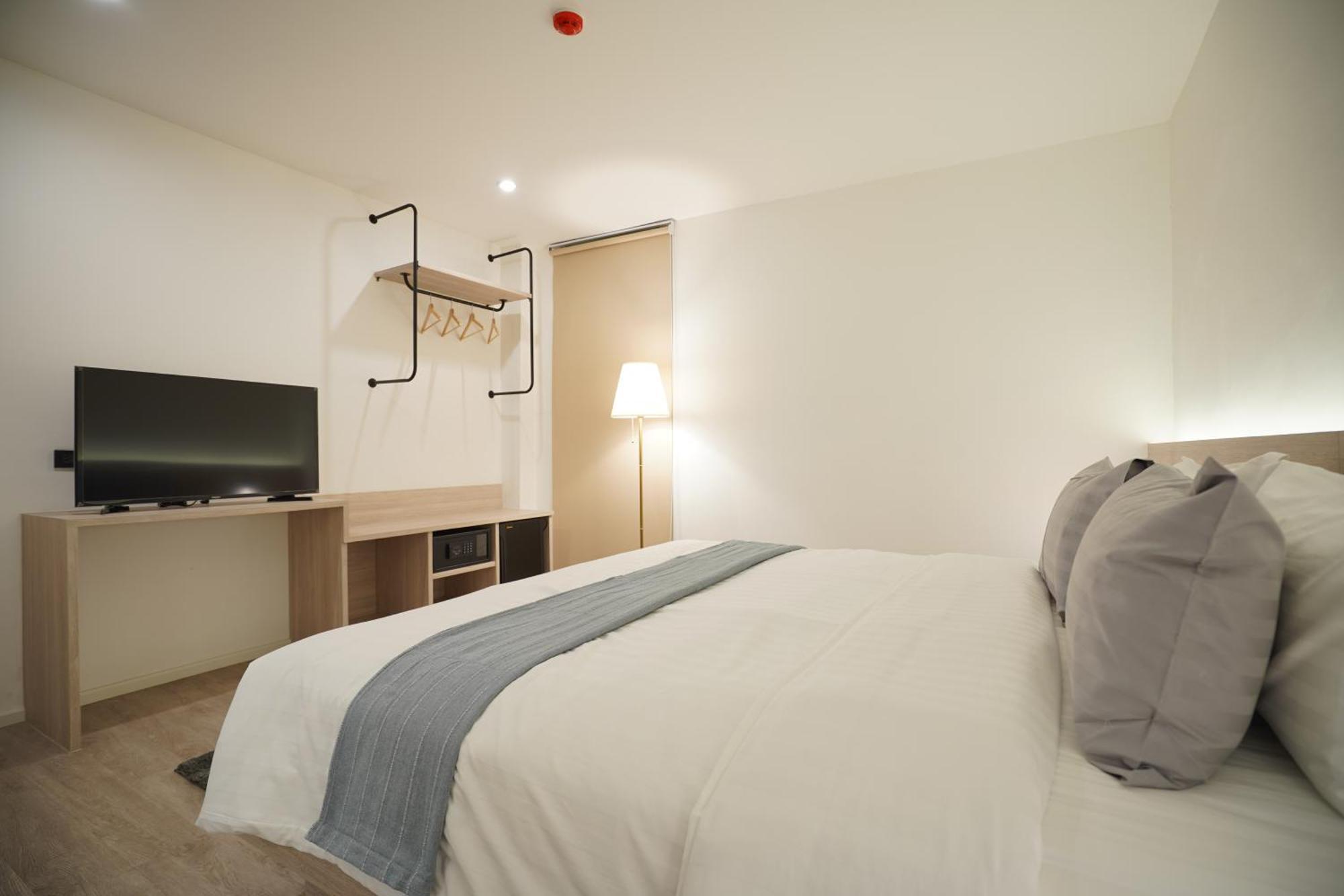 E11 Hotel - Bts Punnawithi Bangkok Luaran gambar